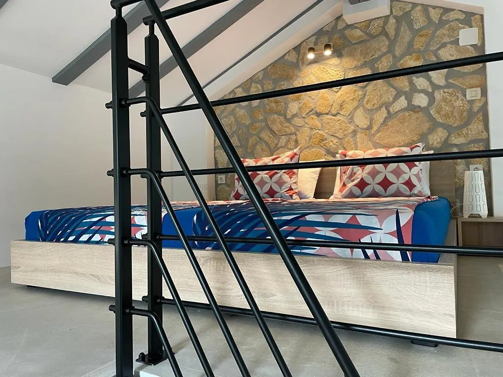 Apartment Gallery Nerezine Croatia