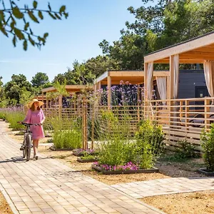 Vakantiepark Mobile Homes Lopari, Nerezine