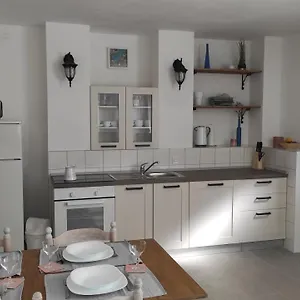 Loparina Apartment